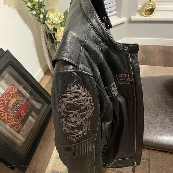 SOLD Harley Leather Jacket - Black - Picture 8 of 9